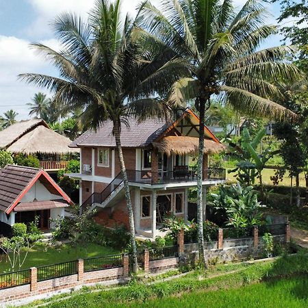 Novia Guest House Lombok-เตเตบาตู ภายนอก รูปภาพ