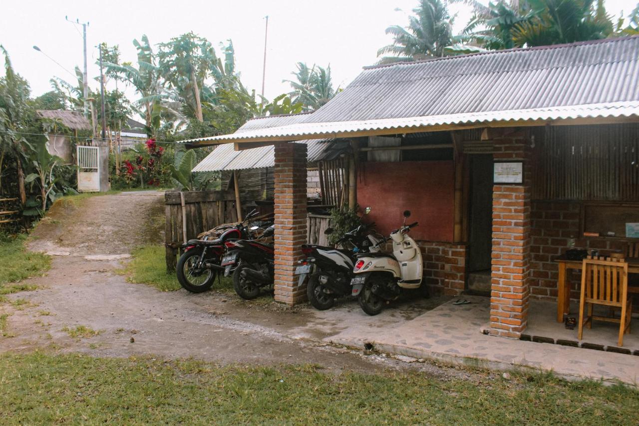 Novia Guest House Lombok-เตเตบาตู ภายนอก รูปภาพ
