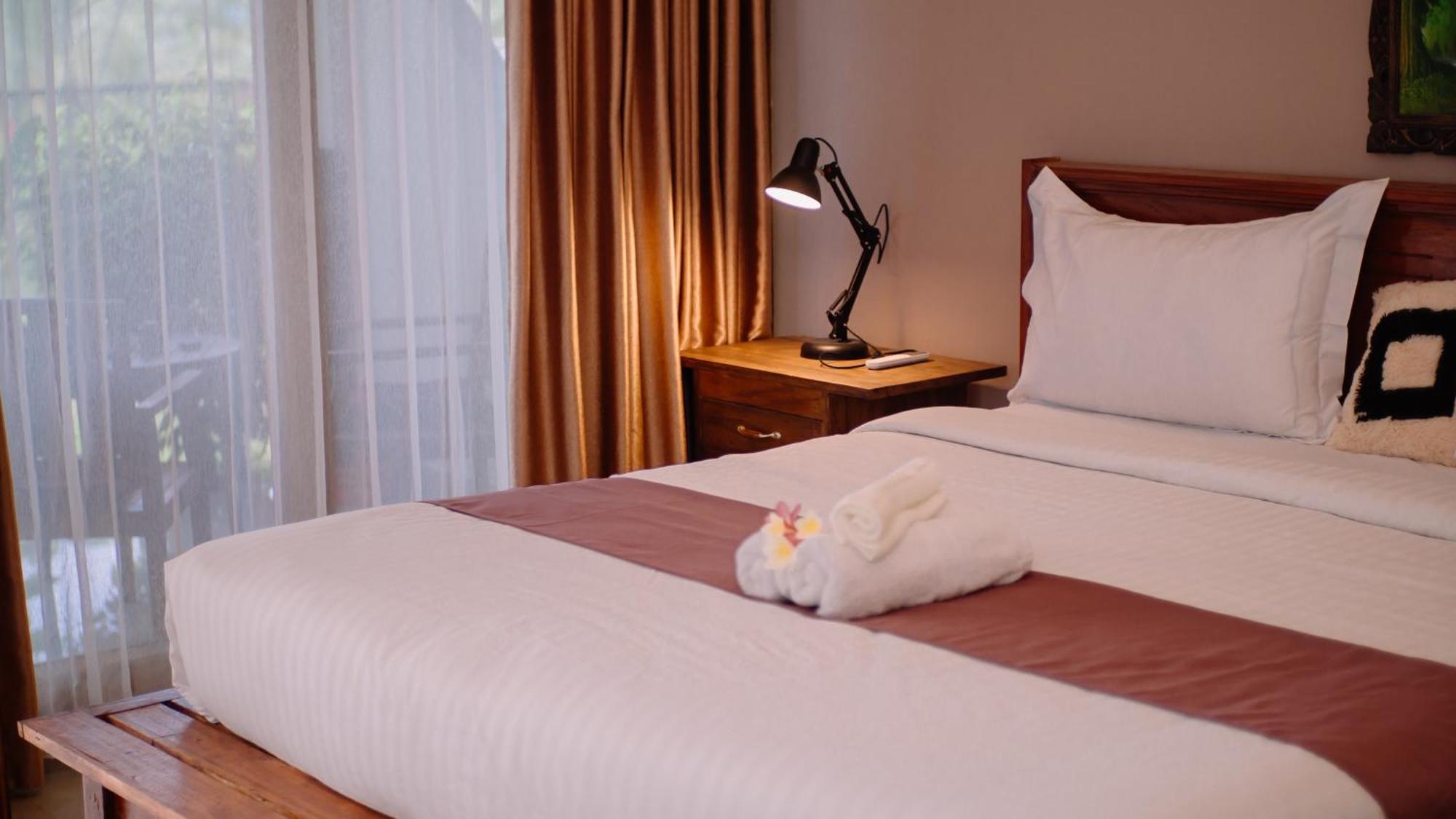 Novia Guest House Lombok-เตเตบาตู ภายนอก รูปภาพ