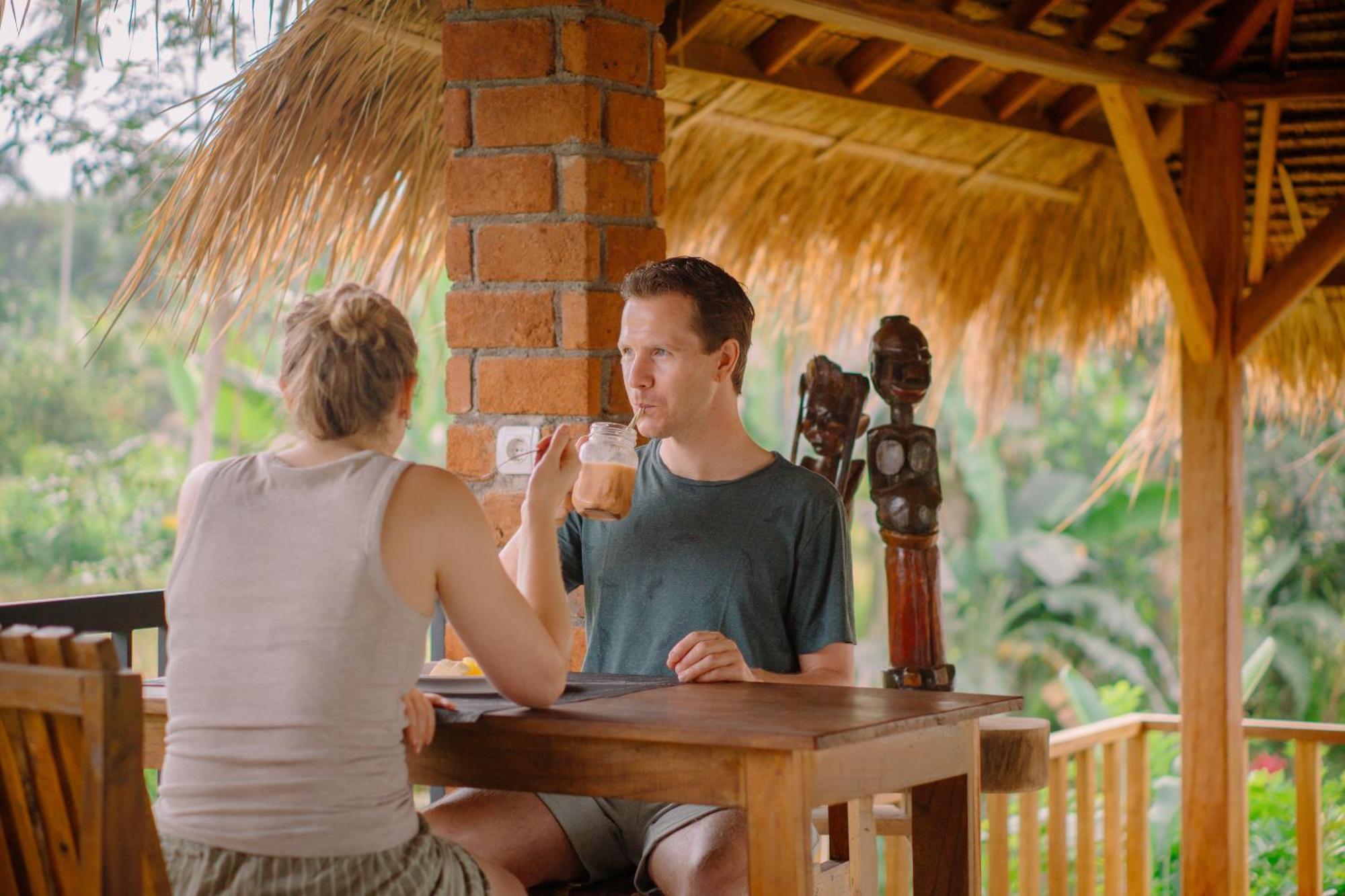 Novia Guest House Lombok-เตเตบาตู ภายนอก รูปภาพ