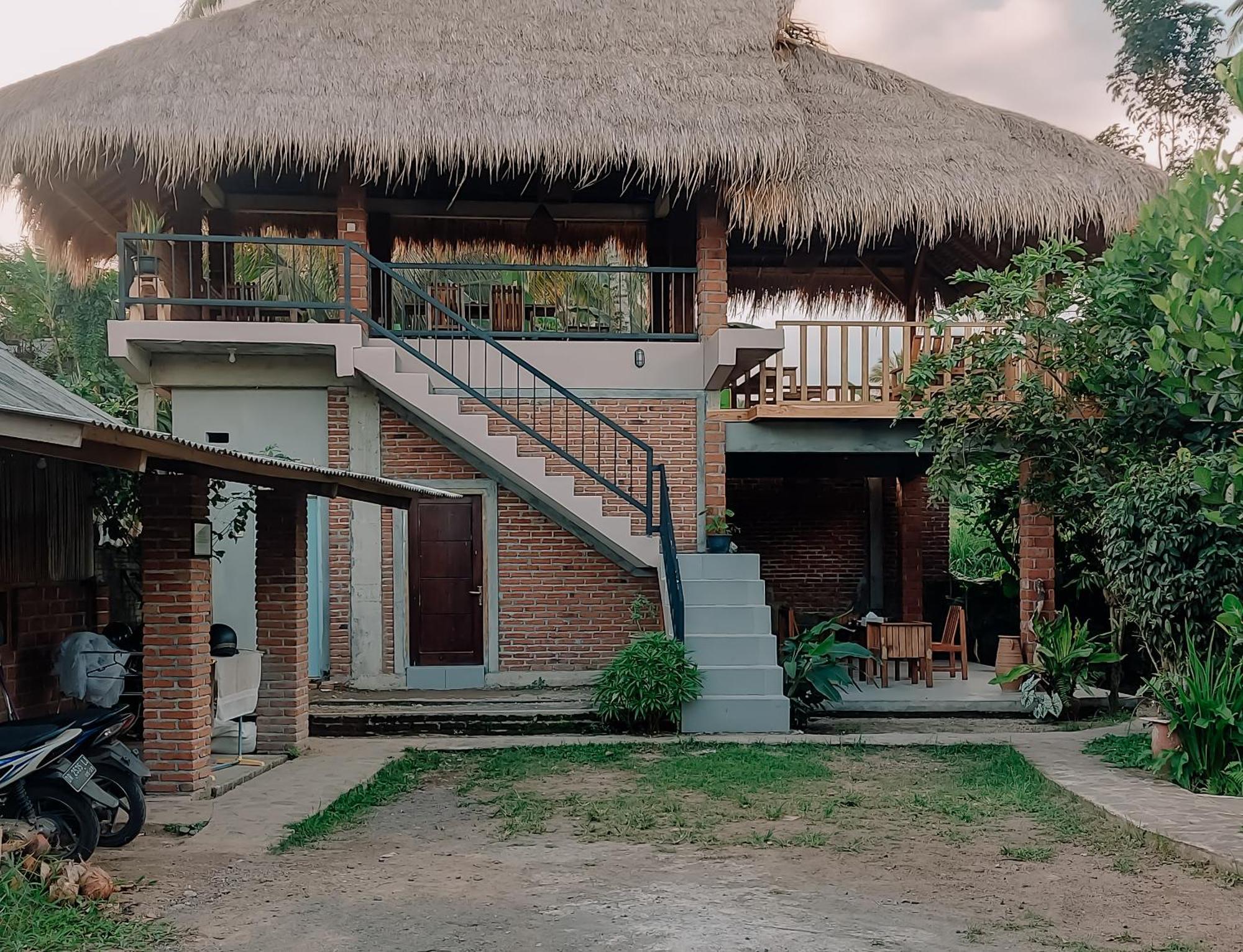 Novia Guest House Lombok-เตเตบาตู ภายนอก รูปภาพ