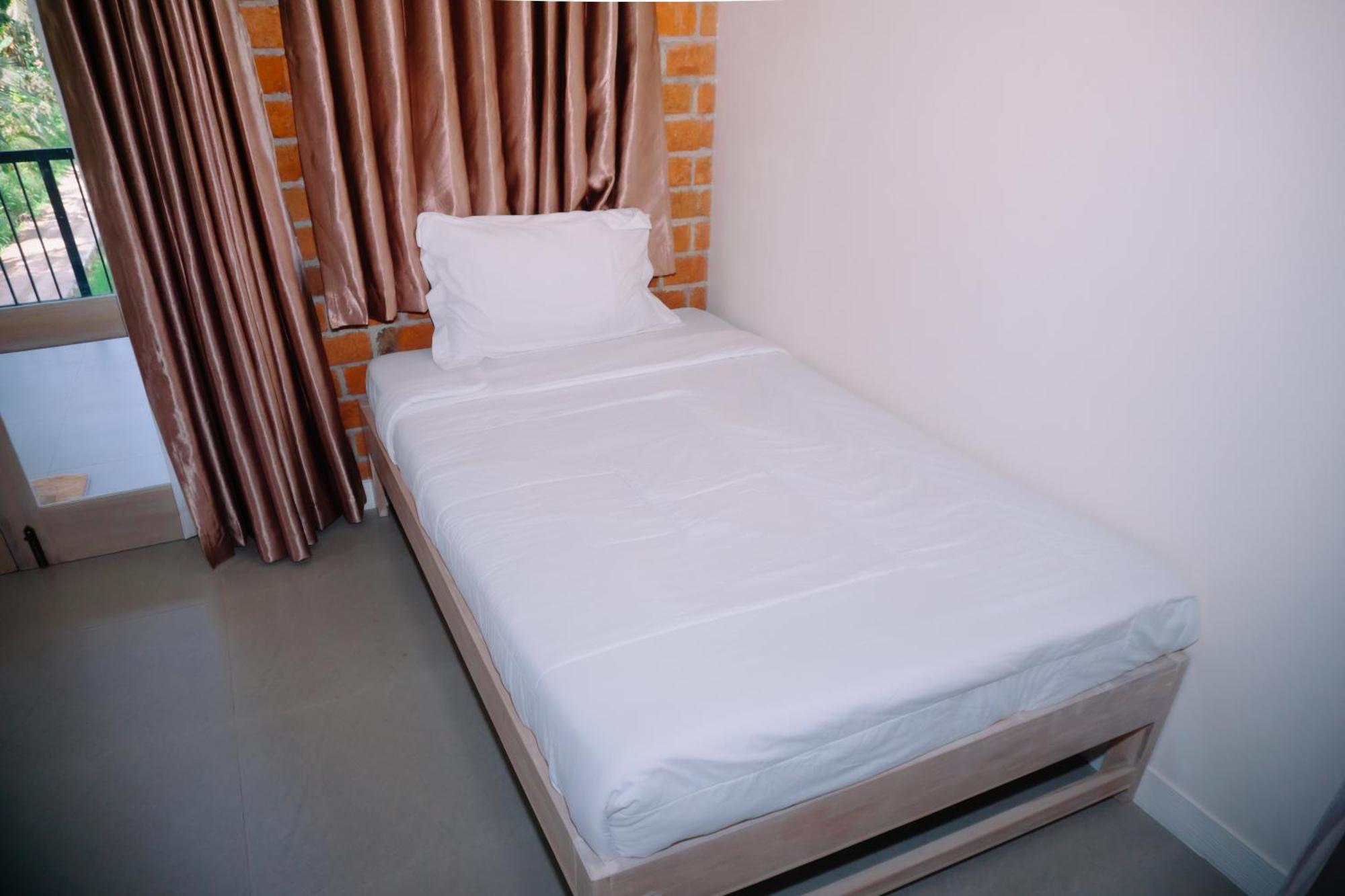 Novia Guest House Lombok-เตเตบาตู ภายนอก รูปภาพ